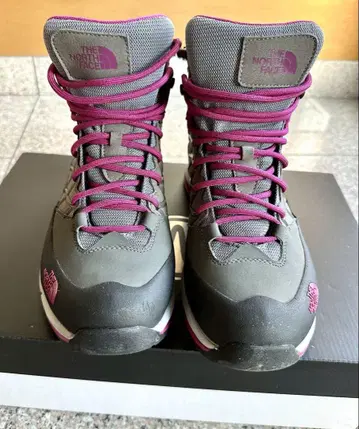THE NORTH FACE 트레킹 슈즈 23.5cm