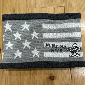 MUNSING WEAR 성조기 디자인 넥워머
