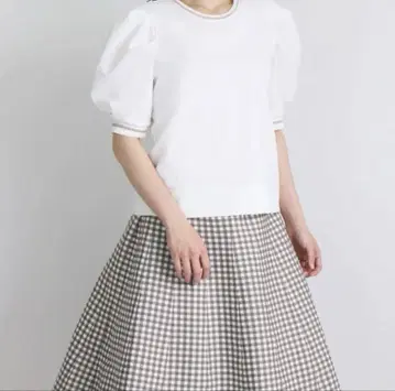 Jolie mignon 화이트 퍼프 슬리브 상의