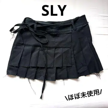 [ SLY ] CUT OFF PLEATS 숏 스커트