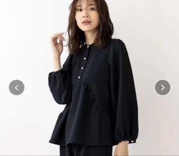 SONO 페미니티 개더 블라우스 네이비