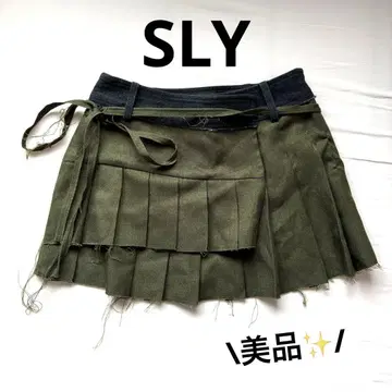 [ SLY ] CUT OFF PLEATS 숏 스커트