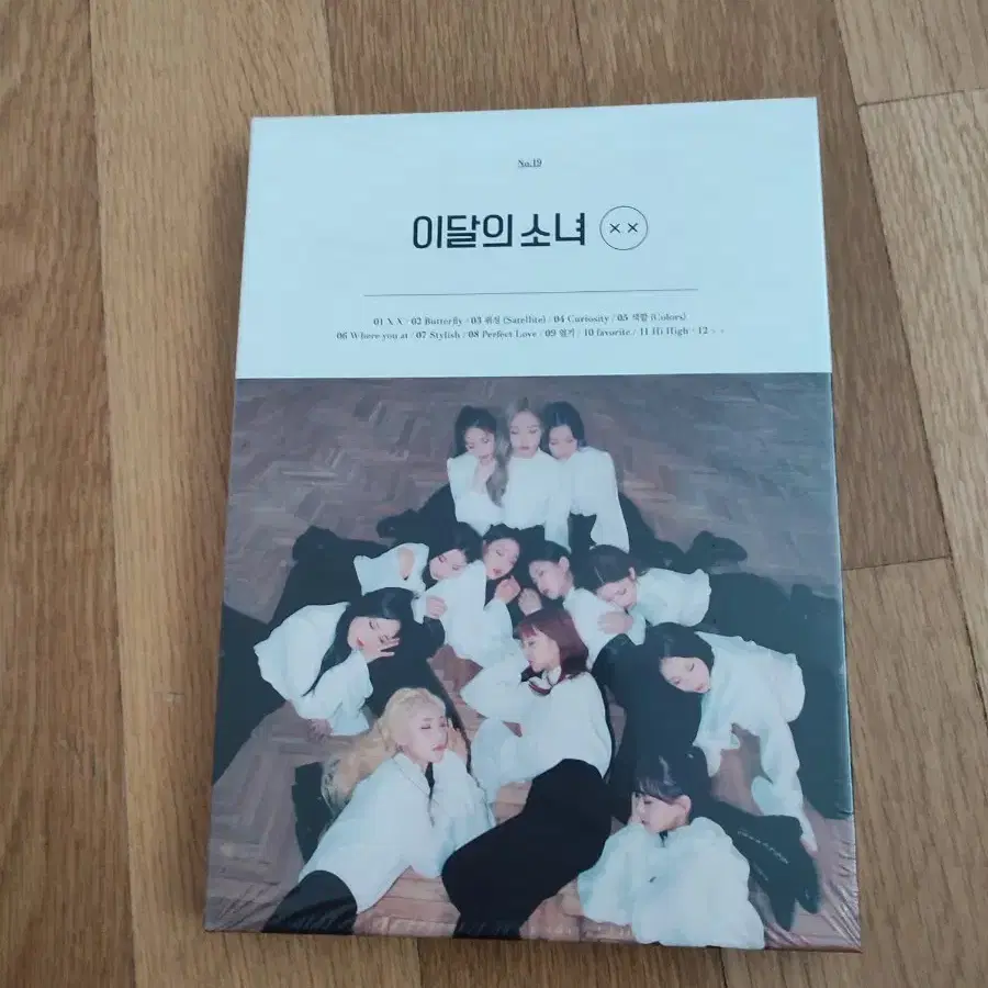 LOONA 이달의 소녀 XX Limited B 限定盤 ARTMS LOONA (이달의 소녀) [X X] Album Limited B Version with photocard