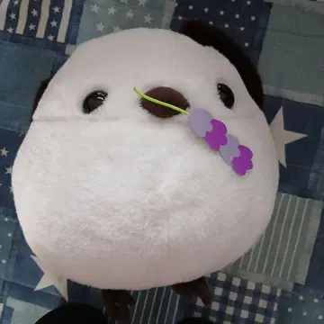 포도를 가진 푹신푹신한 시마에나가 봉제 인형