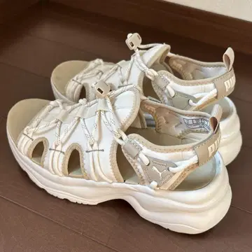 PUMA 통굽 샌들 23.0cm