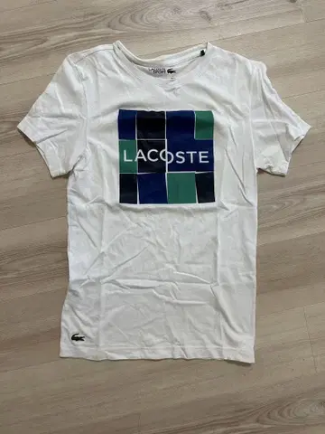 LACOSTE 그래픽 프린트 티셔츠