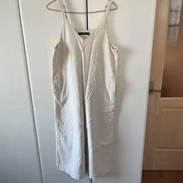 새상품급 w closet 아이보리 살로펫 V넥