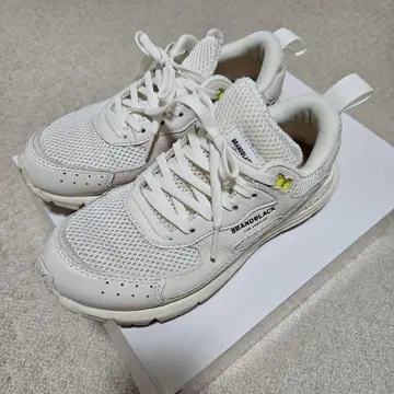 BRANDBLACK NOMO 화이트 스니커즈