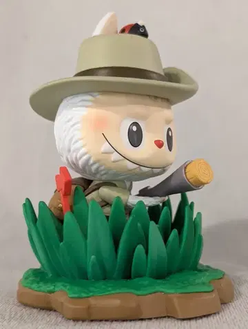 POP MART THE MONSTERS LABUBU HUNTER