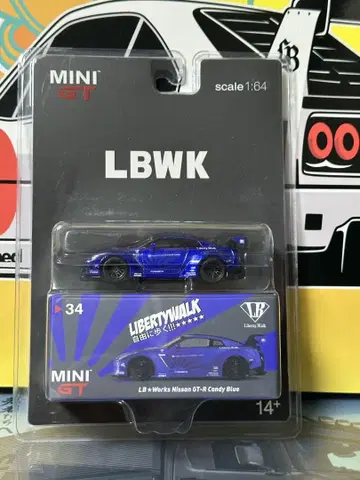 MINI GT lbwk Nissan GT-R Candy Blue 한정판