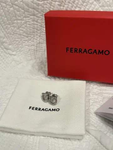 [ 상자, 보호 더스트백 포함 ] FERRAGAMO 간치니 귀걸이