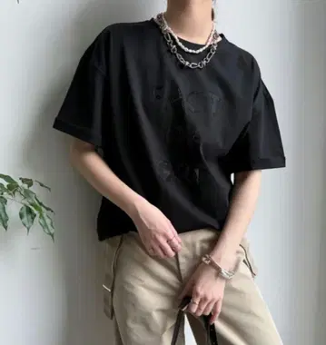 새상품 헤링본 로고 TEE DouDou