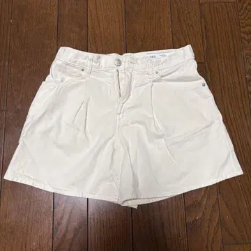 ZARA 화이트 숏팬츠 13-14