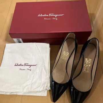 Ferragamo (페라가모) 블랙 하이힐 23.5cm