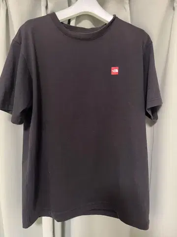 The North Face 블랙 티셔츠