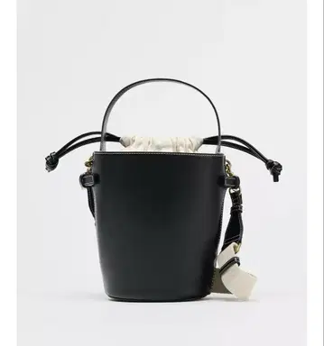택 포함 새상품 ZARA 드로우 스트링 버킷 백 블랙 색상 완판템