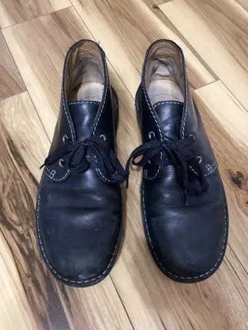 클락스 블랙 가죽 처카 부츠