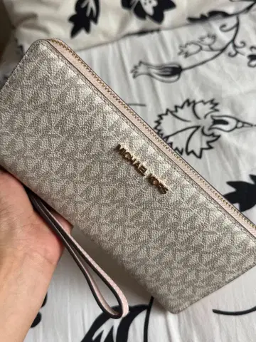 MICHAEL KORS 반지갑
