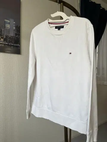 TOMMY HILFIGER 화이트 맨투맨 M
