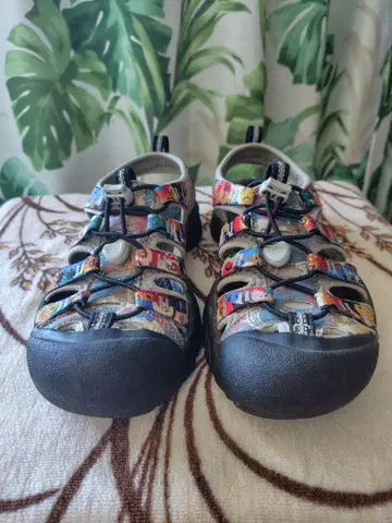 Keen 컬러풀 스포츠 샌들