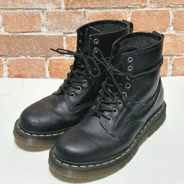 [ Dr.Martens ] 닥터마틴 24039 ( UK6 ) 8홀 부츠
