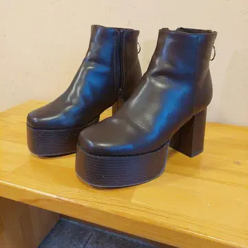 다크 브라운 플랫폼 부티