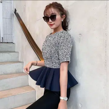 sheller 셰리에 트위드 페플럼 상의 네이비 트위드 반팔