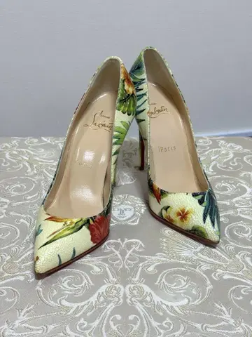 미사용 새상품 Christian Louboutin 핀힐
