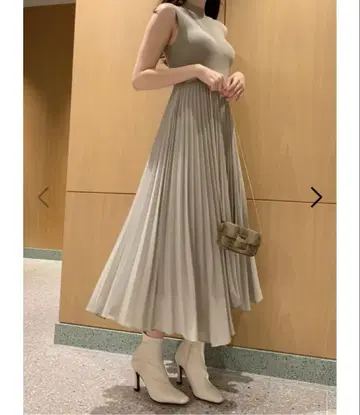 SNIDEL 슬리브리스 니트 도킹 원피스 베이지