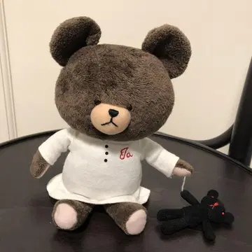 갈색 봉제 인형 흰색 셔츠 포함 곰 학교 재키