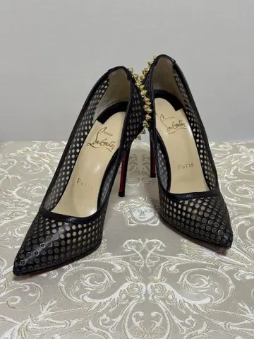 컨디션 최상 Christian Louboutin 블랙 메쉬 하이힐