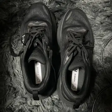 HOKA Bondi 8 블랙 러닝화