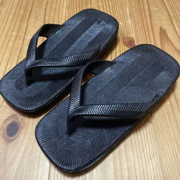 새상품급/레어/검정 마름모 무늬 조리/샌들