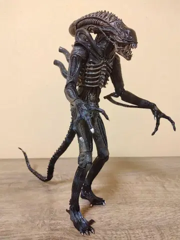 NECA 에이리언 워리어