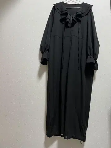 wee9s 프릴 후드 블랙 올인원