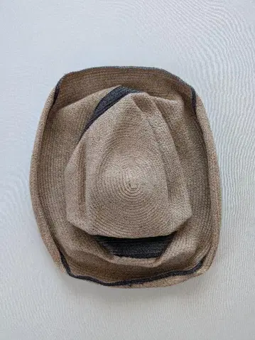 마츄아하 베이지 스트로우 밀짚모자 와이드 챙