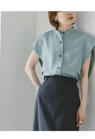 노블 스퀘어 슬리브 프론트 오픈 블라우스
