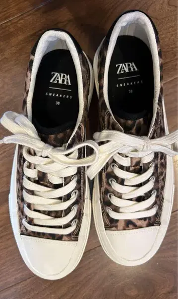 zara 레오파드 무늬 스니커즈 24cm