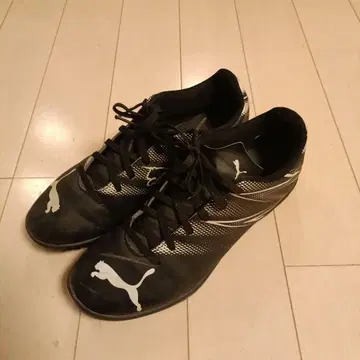 Puma 축구화 블랙/화이트