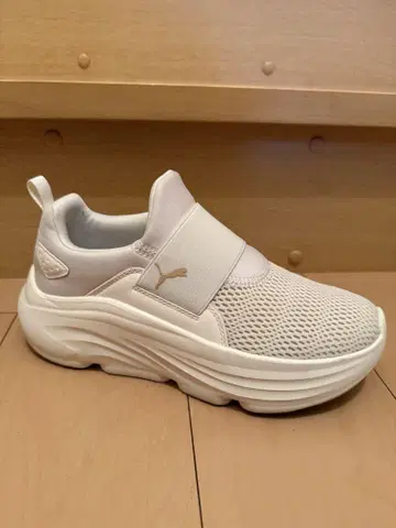 PUMA 스니커즈