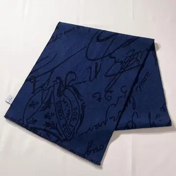 [새상품급] 벨루티 스크리트 대형 머플러 캘리그라피 울 현행 택