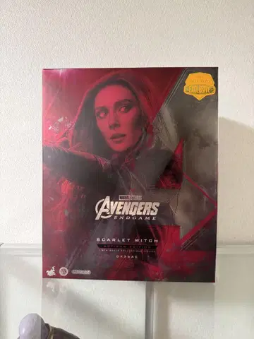 Hot Toys Avengers: Endgame Scarlet Witch