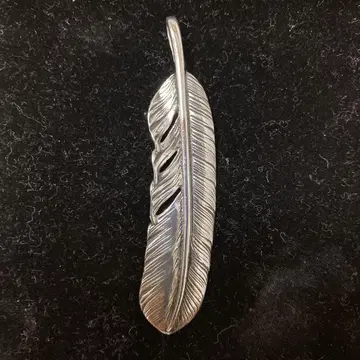 실버 깃털 목걸이 탑