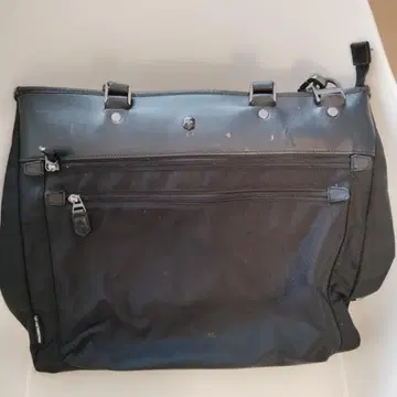 Victorinox 블랙 토트백