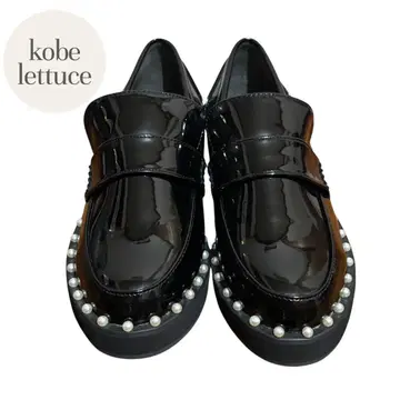 [새상품급] Kobe Lettuce 에나멜 블랙 펄 장식 로퍼 24cm