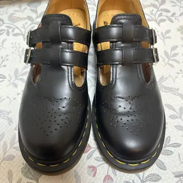 Dr. Martens 블랙 가죽 신발 더블 스트랩