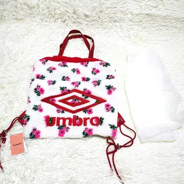 새상품 UMBRO x Casselini 페이크 보아 냅색 레드