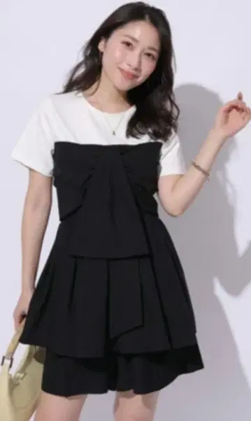 [미사용 새상품] 리본 뷔스티에 도킹 티셔츠 아푸와이저 리셰