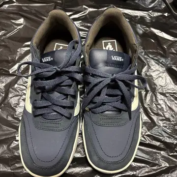 VANS V8610 25.5cm