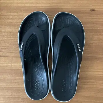 Crocs Iconic Comfort 블랙 플립플랍